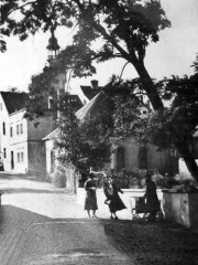 Dobová fotografie se synagogou